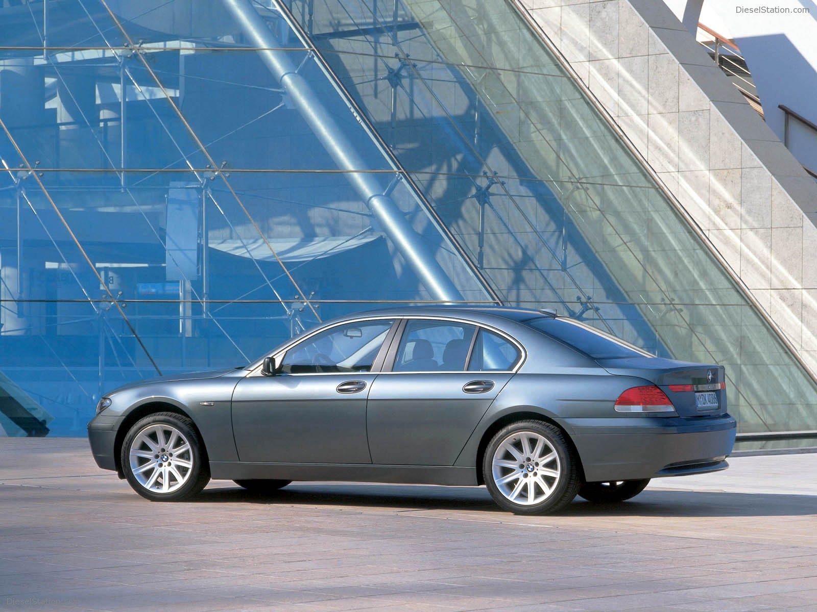 BMW 7 Series (2002)